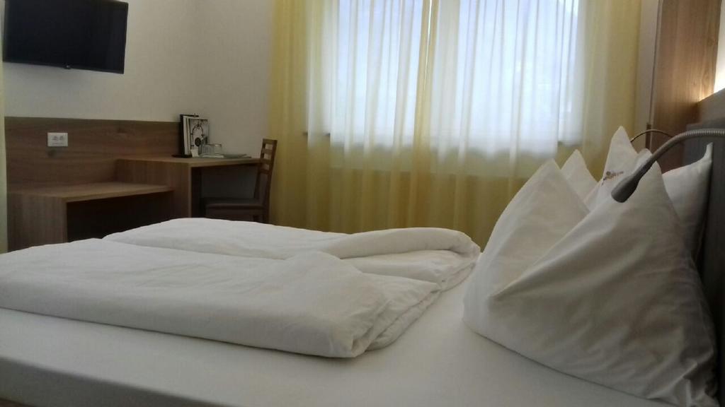Hotel Garni Raffein Lana Esterno foto