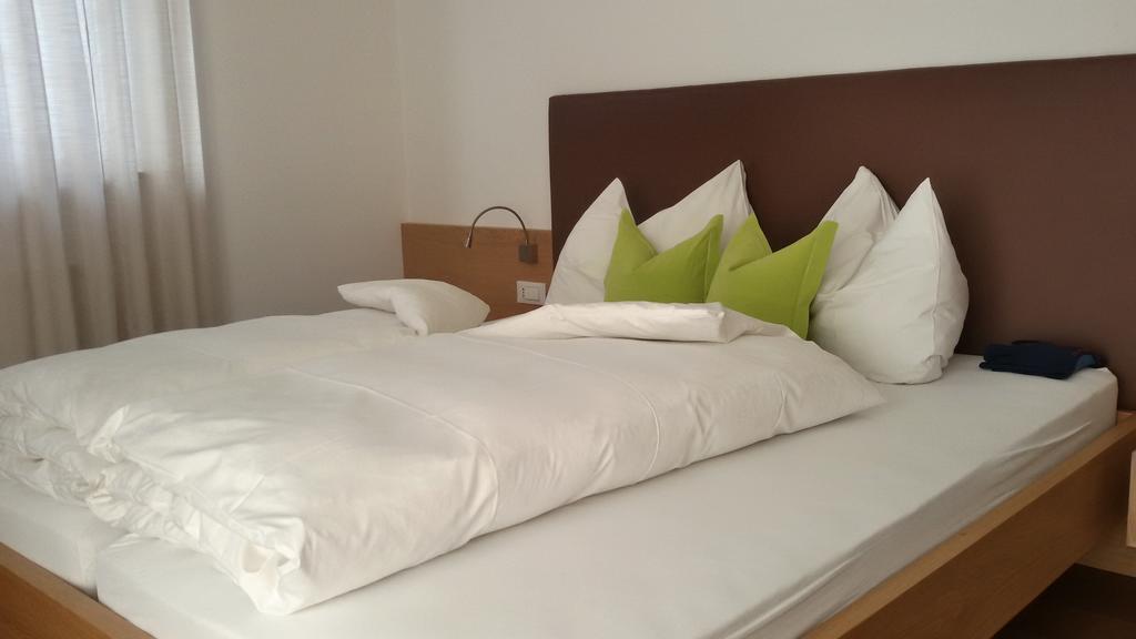 Hotel Garni Raffein Lana Esterno foto